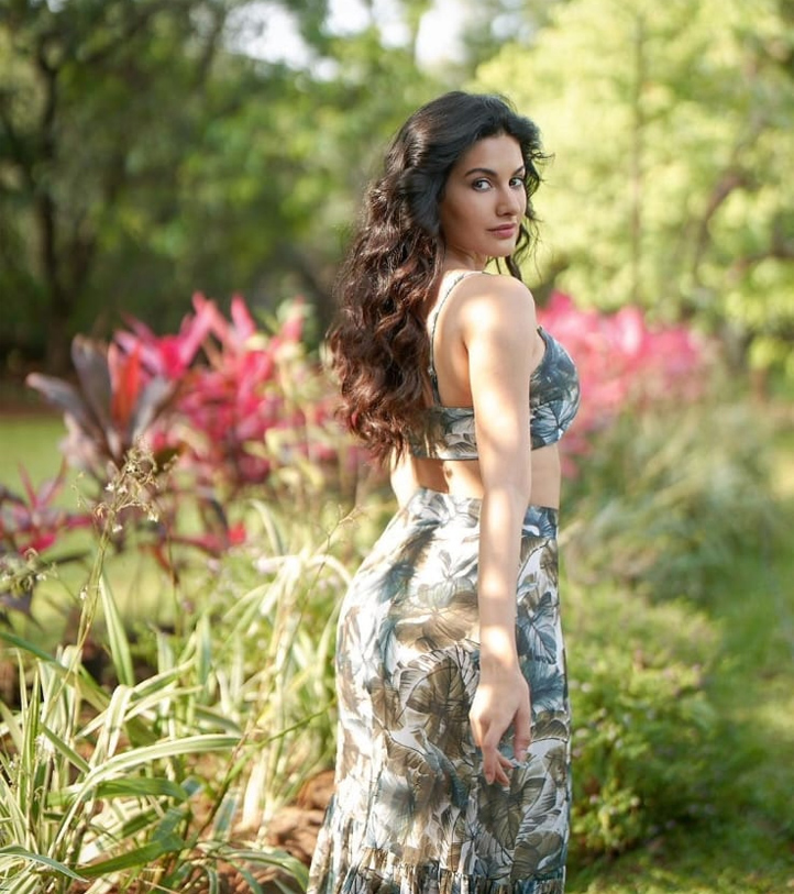 Amyra Dastur Pictures Nowrunning