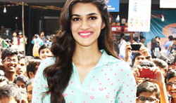 Kriti Sanon At Umang Festival At NM College Pictures | nowrunning