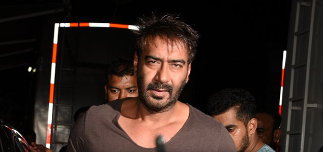 Ajay Devgn, Parineeti Chopra, Tusshar Kapoor, Arshad Warsi and others snapped on the sets of Golmaal Again