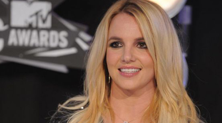 Britney stuns in silver dress at sister's wedding | nowrunning