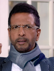 Javed Jaffrey in De De Pyaar De as Ashishs Friend