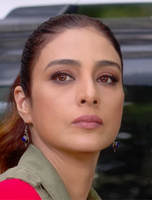 Tabu in De De Pyaar De as Manju